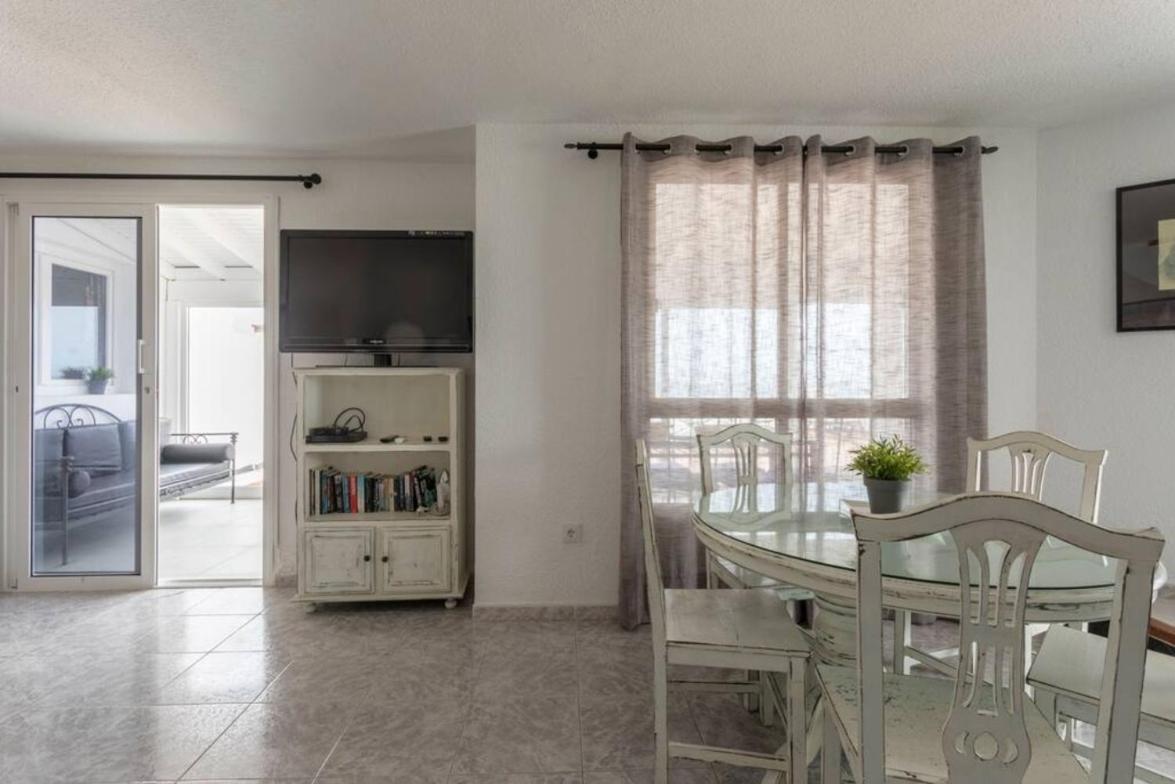 Corralejo Beachfront Villa Remos With Lobos Island View, Private Pool, Wifi & Bbq By Amazzzing Travel Exteriör bild