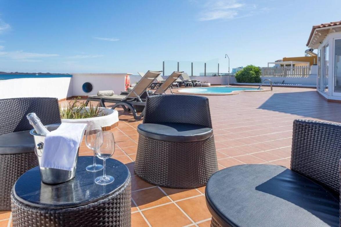 Corralejo Beachfront Villa Remos With Lobos Island View, Private Pool, Wifi & Bbq By Amazzzing Travel Exteriör bild