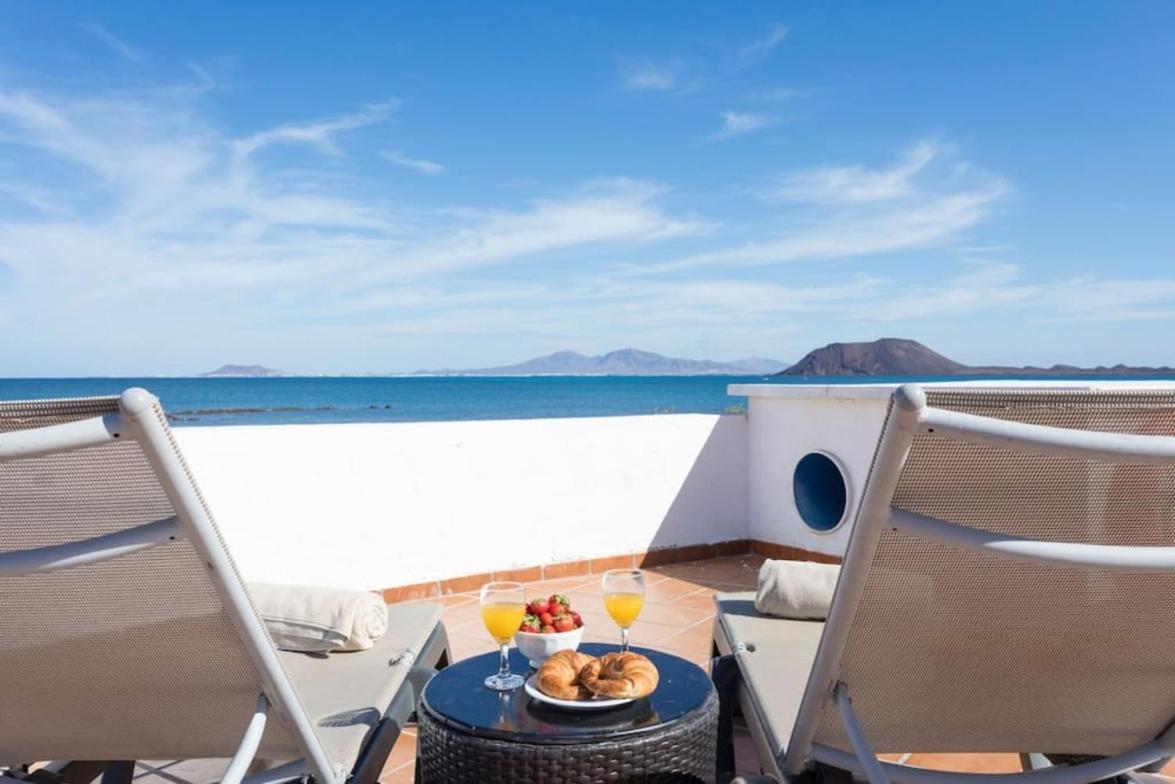 Corralejo Beachfront Villa Remos With Lobos Island View, Private Pool, Wifi & Bbq By Amazzzing Travel Exteriör bild